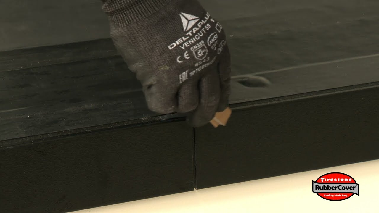 Traitement finition rive / débordant EPDM RUBBERCOVER