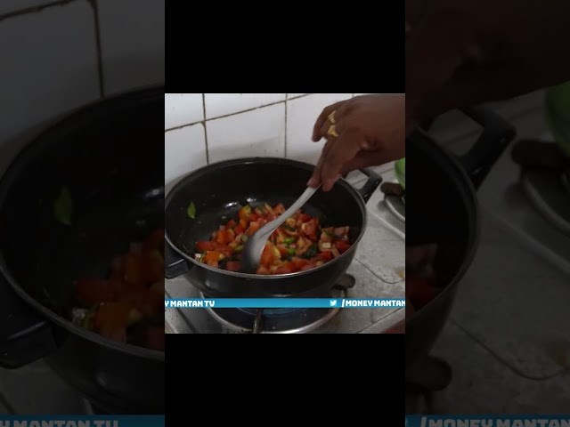 టమాటో పెసరపప్పు కర్రీ | ఇలా చేస్తే సూపర్ టేస్టీగా తినేయచ్చు |  Tamato Pesara Pappu Recipe In Telugu