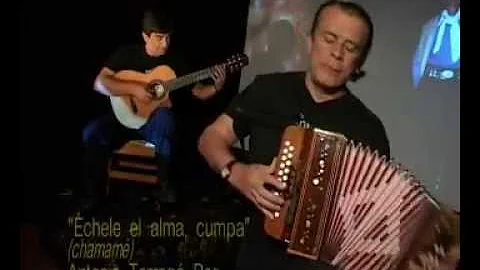 ANTONIO TARRAGO ROS - "Echele el alma cumpa" - Guitarra: Hugo Mena