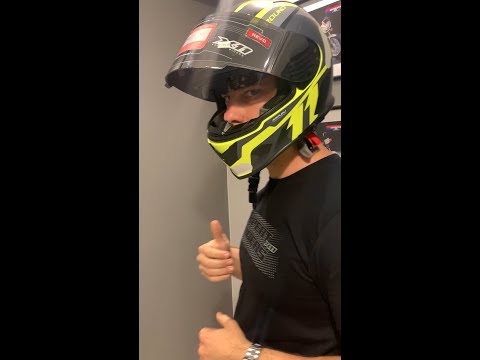 Vídeo: 3 maneiras fáceis de amarrar o capacete