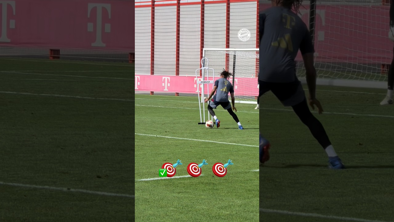 𝑪𝒐𝒑𝒚–𝒑𝒂𝒔𝒕𝒆 perfection. 🥶 Michael Olise practicing his shooting in training 💪