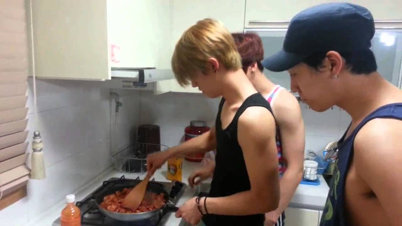 130530 MR.MR Do Yeon's birthday event Part1