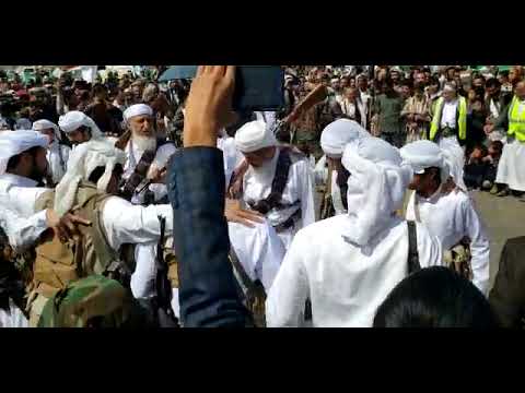 حظور من قبائل نجران في ساحه الولايه في صنعاء تاييد للحوثي وبرعه وشعر سعودي رررررررروعه جدا