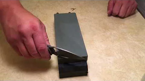 Knife Sharpening - Gritomatic Silicon Carbide Round 2 - Spyderco Manix 2 Maxamet