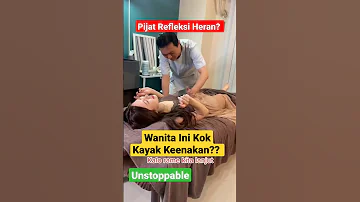 HOT ⁉️ PIJAT REFLEKSI DI SURABAYA WANITA CANTIK INI DIEM AJA, PEMIJATNYA COWOK LAGI #viral #shorts