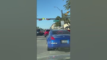 DO NOT BLOCK INTERSECTION!! 🤦‍♂️