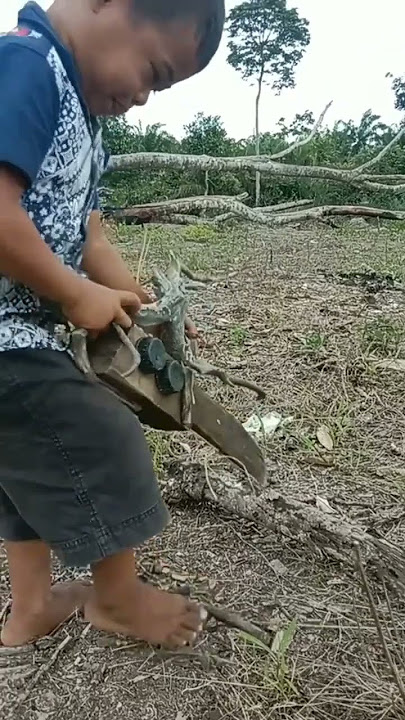 Gokil..Bisa menirukan suara mesin potong kayu.!!? 😰 #shorts #video #lucu