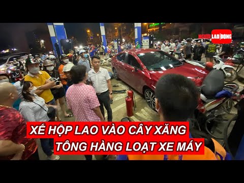 Video Xế hộp bất ngờ lao vào cây xăng tông hàng loạt xe máy,... - youtube