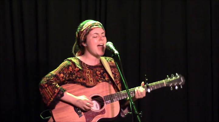 Dancing in the Dark - Taylor Holden Live at the LMC