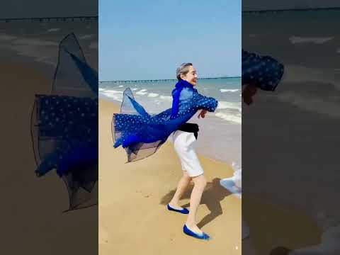 봄이 좋은 이유는 꽃 아니겠숴요,   봄날에 춤추는 우리 집 꽃 어머님#봄#엄마#춤#댄스