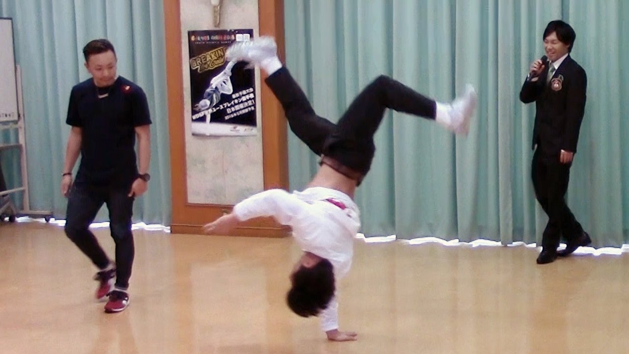 トップダンサーがブレイキンの妙技披露 ブレイクダンスのtaisukeとissei Youtube