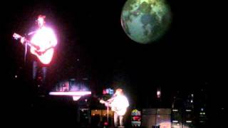 Paul McCartney blackbird live 2010  Montreal  Quebec centre bell