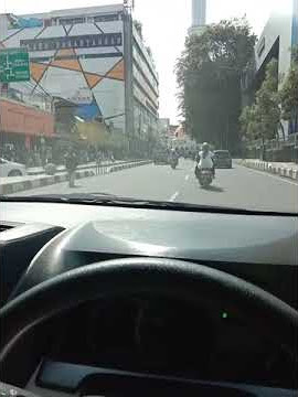 Story' Wa nyetir mobil siang hari lewat Yogya Kepatihan bandung