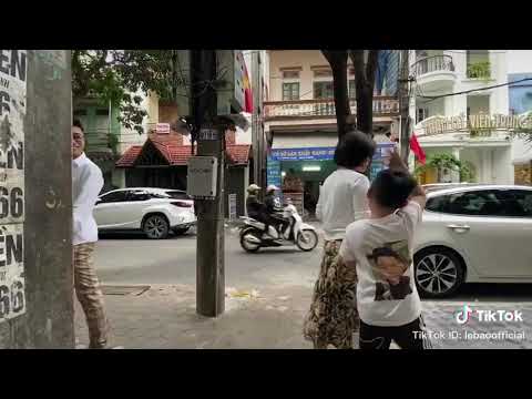 Đây là tôi mỗi khi ra đường