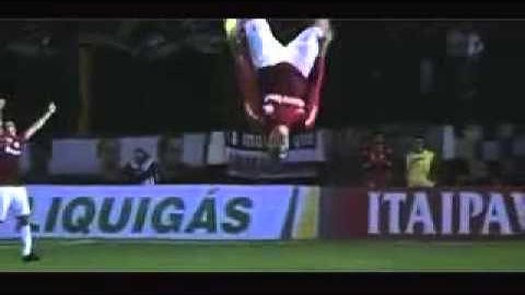 Top 10 pha ăn mừng bị lỗi hài hước nhất của các cầu thủ trong bóng đá