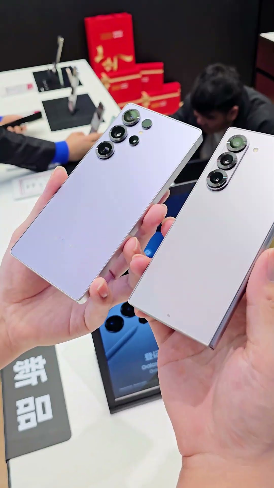One is the all-around new flagship the other is the old flagship folding flagship S25Ultra vs Fold6