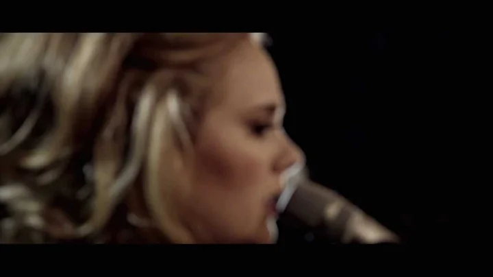 Adele - Make you feel my love ( Amy Winehouse trib...