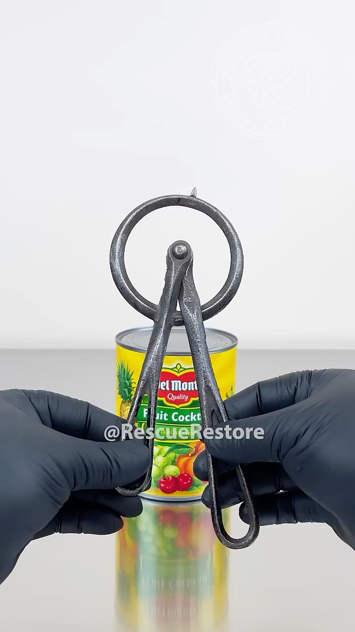 4 Antique Can Openers Tested - YouTube