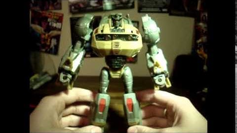 Video Review of Transformers Generations Fall of Cybertron Voyager Class Grimlock