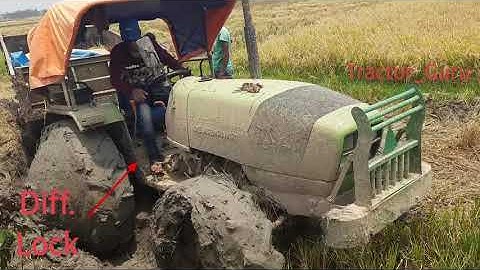 Dutz Fahr stuck in deep mud | Reduced by the help of differential lock