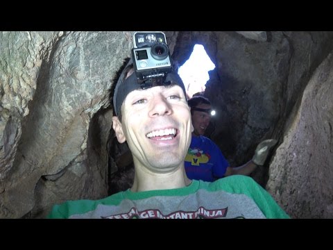 scary-fun-in-blue-tail-rattle-snake-cave:-dead-air!-fun-nature-and-funny-travel.