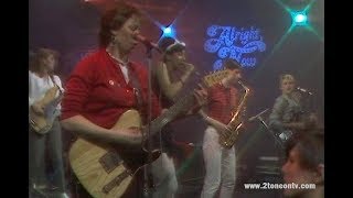 Video voorbeeld van "The Bodysnatchers - What's This (Live on UK TV) 1980 www.2toneontv.com"