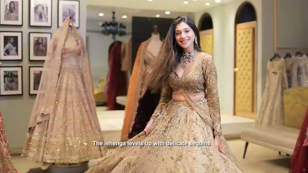 Top 7 Stunning Engagement Dress Ideas For Indian Bride | Indian Wedding  Saree