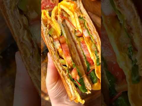 Хрустящий сэндвич с беконом🥪 #asmr #foodblogger #recipe #рецепт #завтрак #рецепты #еда #сэндвич