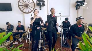 Video thumbnail of "Whitney Houston - I Wanna Dance With Somebody - LIVE COVER by - SICLLUZ BAND ( WEDDING BAND )"