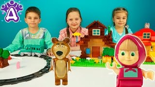 Маша и Медведь игры для детей. Строим домик для Маши и Медведя и катаемся на паровозике.