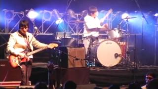 Video thumbnail of "Los Bunkers - Nada es Igual [Teatro Caupolicán 16-12-2006]"