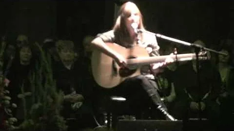Maureen Ennis performs "Fort Amherst"