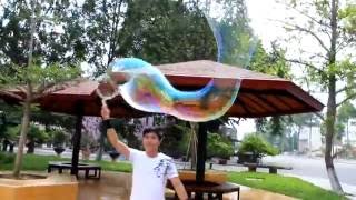 Giant Bubbles
