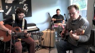 Video thumbnail of "The Suitcase Sessions - Acoustic Waves Cover (Mr Probz, suitcase drum kit, bass, vocals)"