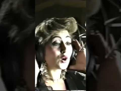 خواننده مخملی دهه ۵۰ لیلا فروهر