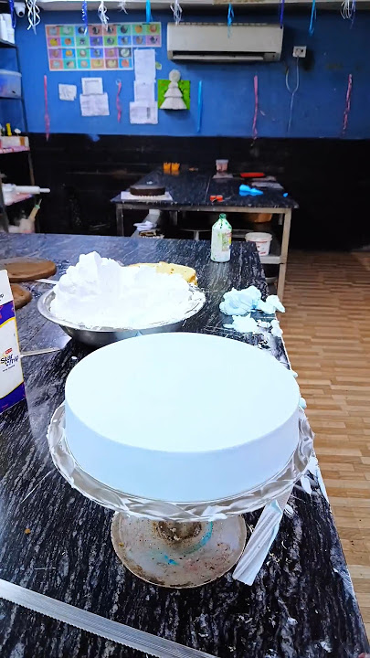 Smooth Cake Making Multiple Mistake 😜😜#cake #trending #londoncakedesigner
