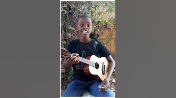 Thumbnail of Miguel Vicente tocando caraca muleke do Thiaguinho no cavaquinho