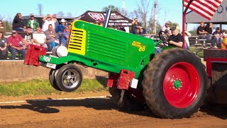Tractor Pull 2021 5500lb Antique Tractors. Williamstown, Ky Battle of The Bluegrass Pulling