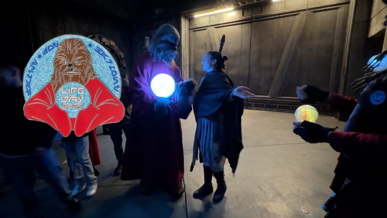 Чубакка (и Рей) в День жизни 2025 года — Звёздные войны: Край Галактики | Диснейленд