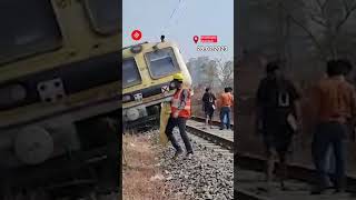 Three Coaches Of Local Train Derailed While Entering Kharkopar Station, Mumbai screenshot 5