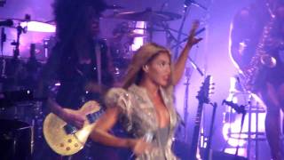 Beyonce- Halo (full clip) - Live at the Wynn Las Vegas Encore Theatre 07\/31\/09