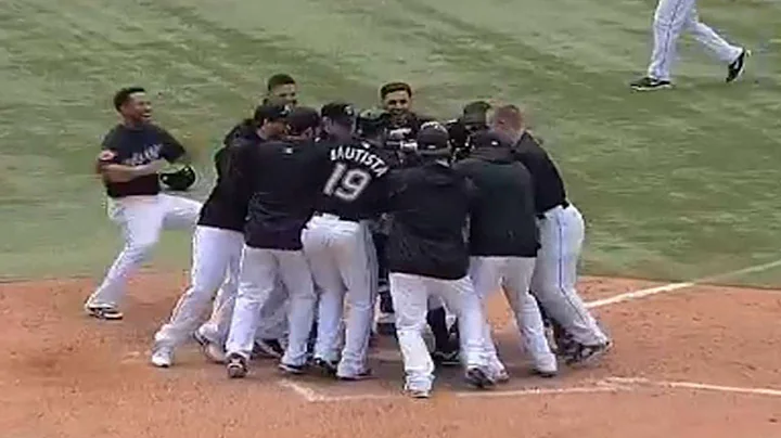Patterson's homer wins it in the 14th inning