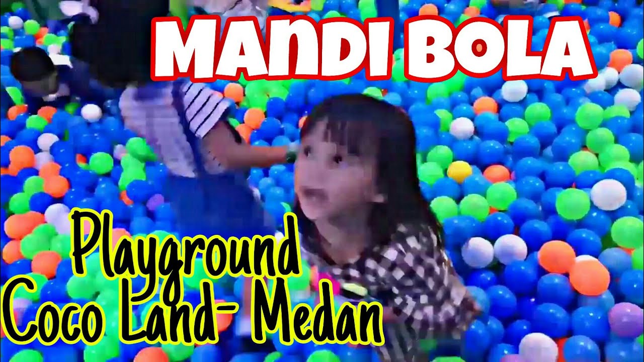 Asiknya bermain Mandi bola di Playground Coco Land Medan ...