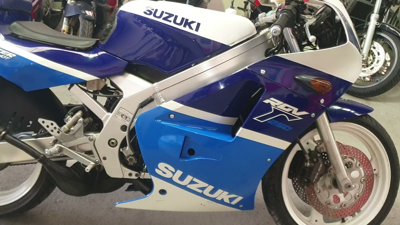 1989 RGV250 VJ21 Cold start and walk around Part 1