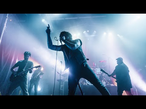 Video: How To Photograph At A Concert