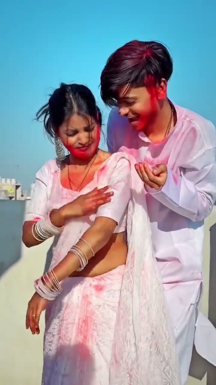 #Holi Me Pileni Wishky #shorts #Pawan Singh #Range se karab massaj