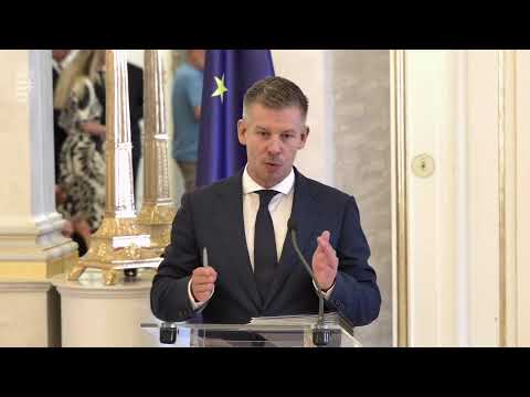 Rendkívüli tájékoztató a Sándor-palotából Forsthoffer Ágnessel.