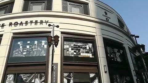 Split flap display for displaying graphics