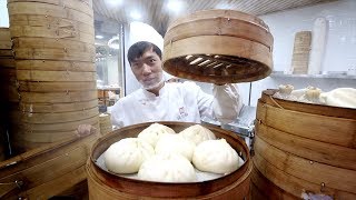 Chinese STREET FOOD Breakfast Tour of Huanghe Road - Buns, Dumplings & Jiangbing | Shanghai, China