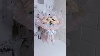 Finishing the cutes flower bouquet